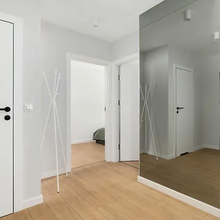 Beige And Two Bedroom In With Parking And Bathtub By Renters Apartament