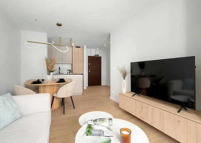 Beige And Two Bedroom In With Parking And Bathtub By Renters *